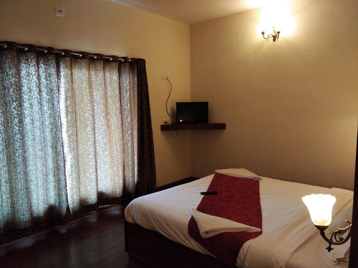 Berry Hills Resort Уті Екстер'єр фото