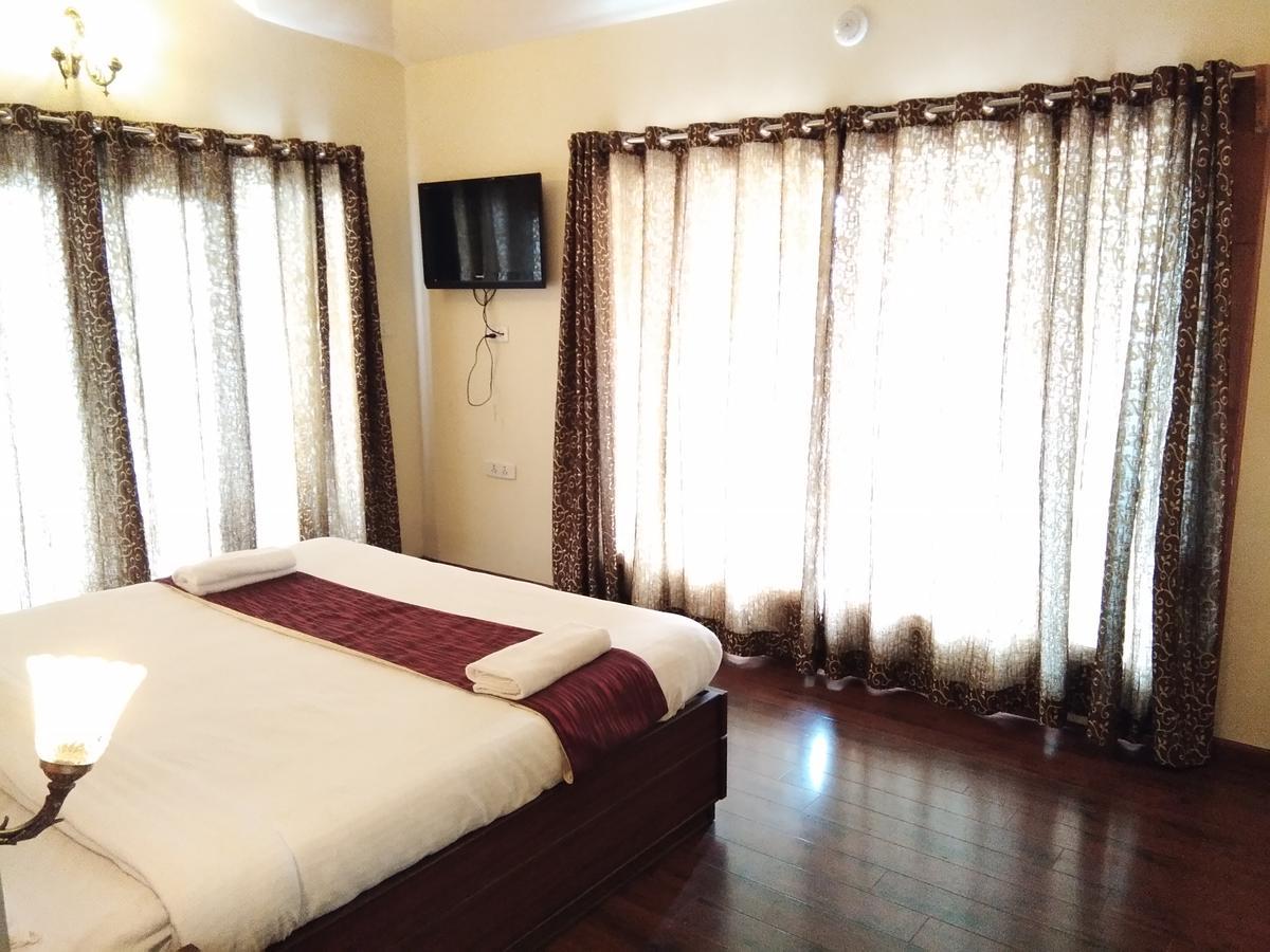 Berry Hills Resort Уті Екстер'єр фото