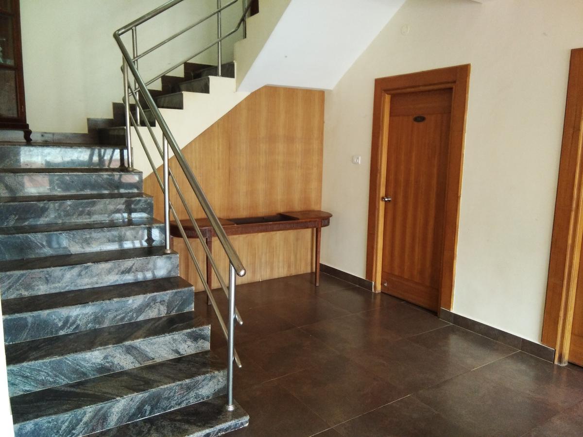 Berry Hills Resort Уті Екстер'єр фото